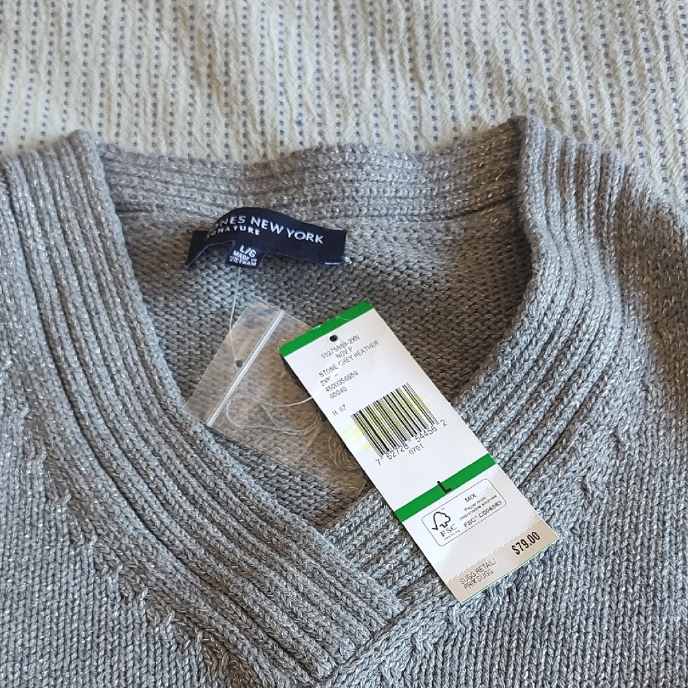 Jones New York Women's Light Gray Holiday V-Neck Sweater